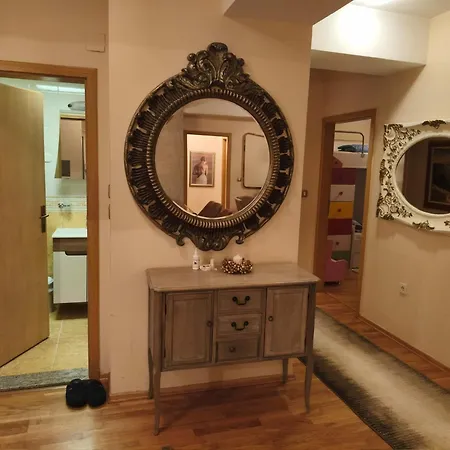 La Maison Du Parc Апартаменты Скопье